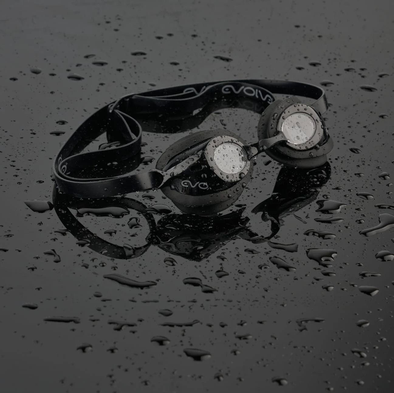 girl freediving_bubbles_pool_plechinger